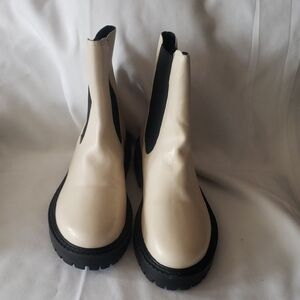 Aqua Brazilian Leather Cream and Black Boots Size 9 Medium Width